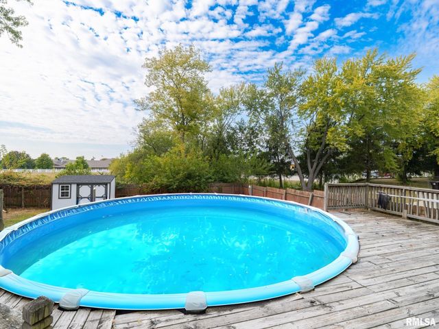 6217 N KNOLL AIRE Drive, Peoria, IL 61614