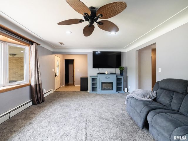 6217 N KNOLL AIRE Drive, Peoria, IL 61614