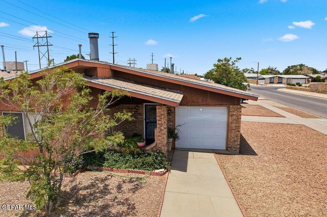 2701 RED SAILS Drive AD, El Paso, TX 79936