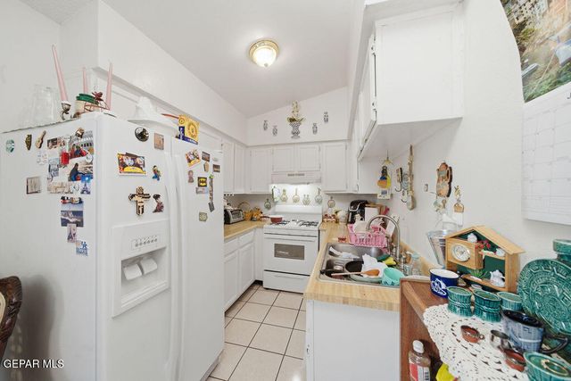 2701 RED SAILS Drive AD, El Paso, TX 79936
