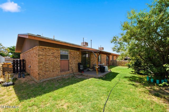 2701 RED SAILS Drive AD, El Paso, TX 79936