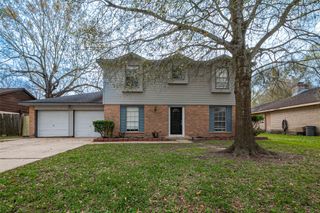 505 Stoneledge Drive, Friendswood, TX 77546