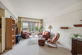 63-33 98th Place 5E, Rego Park, NY 11374