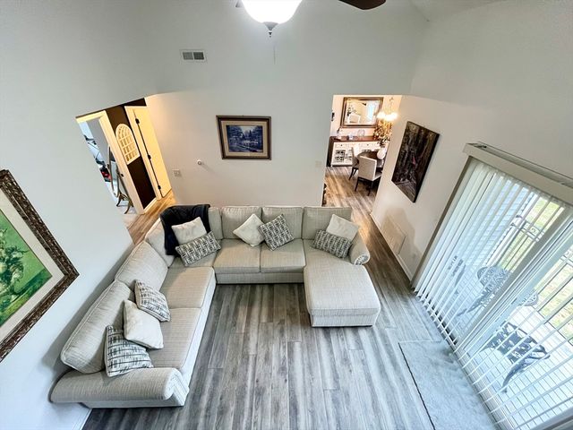 74 Tennis Plaza Rd 34, Dracut, MA 01826