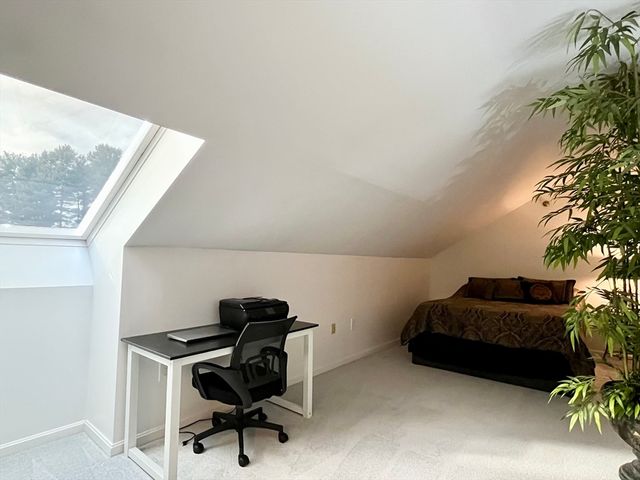 74 Tennis Plaza Rd 34, Dracut, MA 01826