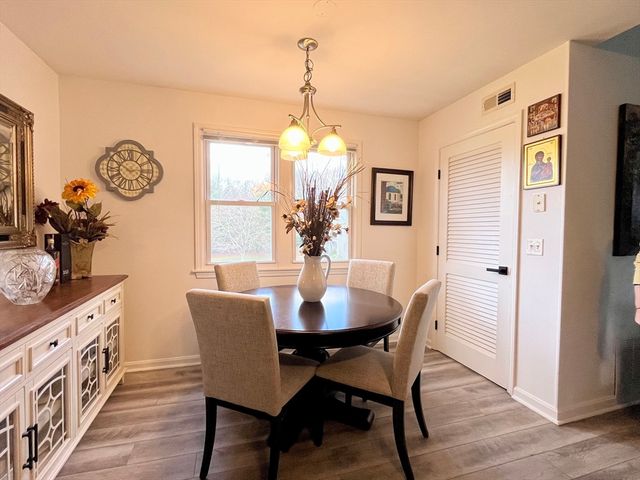 74 Tennis Plaza Rd 34, Dracut, MA 01826