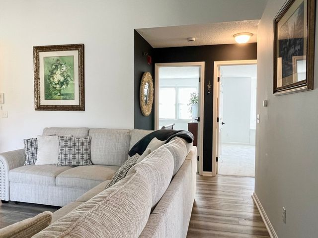 74 Tennis Plaza Rd 34, Dracut, MA 01826