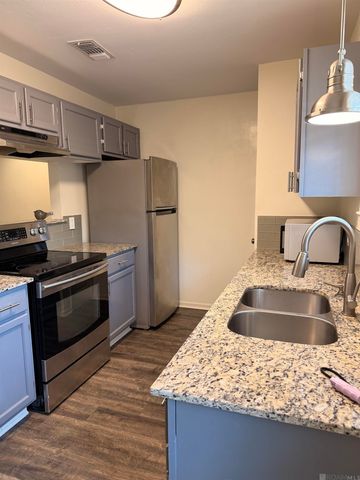 24 Higgins Ct, Baton Rouge, LA 70808