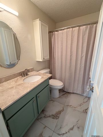 24 Higgins Ct, Baton Rouge, LA 70808
