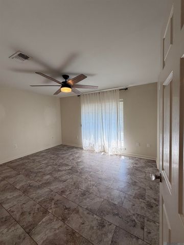 24 Higgins Ct, Baton Rouge, LA 70808