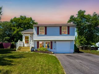 8213 Mantova Drive, Clay, NY 13041