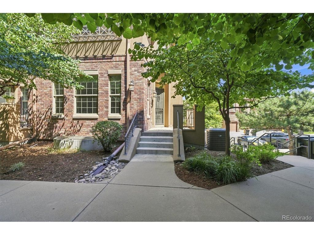 7821 Vallagio Ln, Englewood, CO 80112