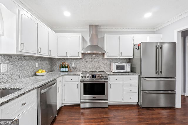 690 Trailwood Drive, Riverdale, GA 30274