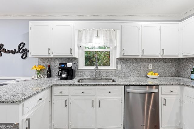 690 Trailwood Drive, Riverdale, GA 30274