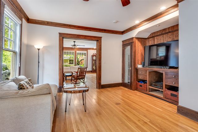 4933 Victor Street, Dallas, TX 75214