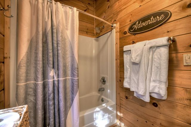 37 Dean Court, Blue Ridge, GA 30513