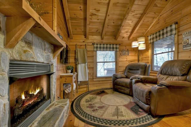 37 Dean Court, Blue Ridge, GA 30513