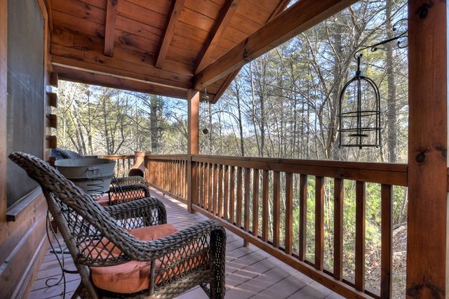 37 Dean Court, Blue Ridge, GA 30513