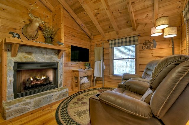 37 Dean Court, Blue Ridge, GA 30513