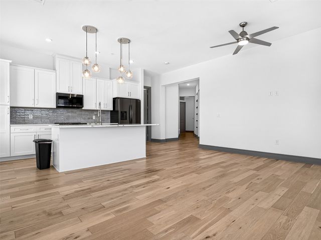 2700 Old Denton Road 2212, Carrollton, TX 75007