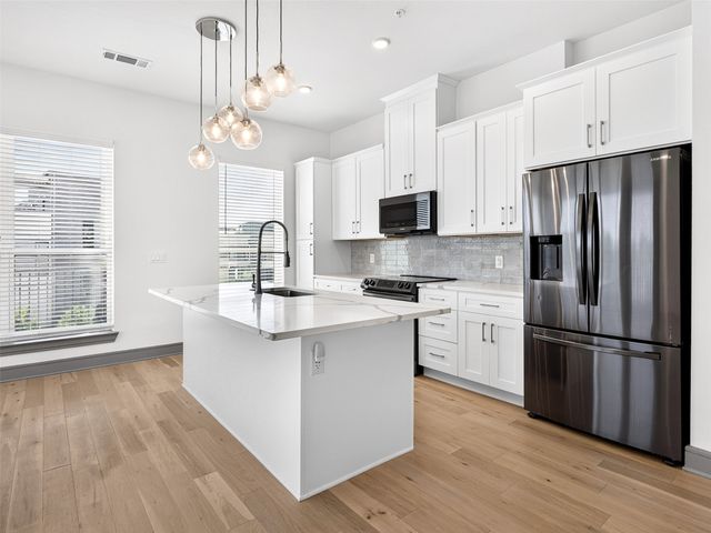 2700 Old Denton Road 2212, Carrollton, TX 75007