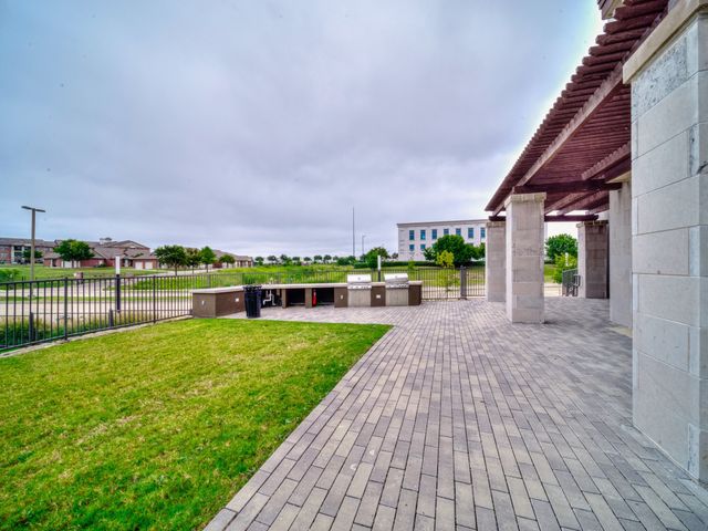 2700 Old Denton Road 2212, Carrollton, TX 75007