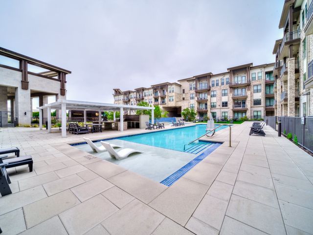 2700 Old Denton Road 2212, Carrollton, TX 75007
