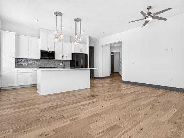 2700 Old Denton Road 2212, Carrollton, TX 75007