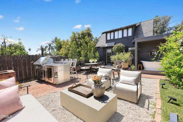 2120 Navarro Avenue, Altadena, CA 91001