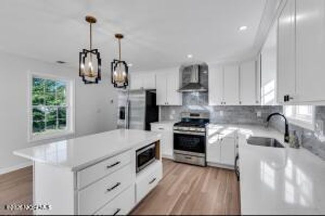 30 Oceanview Avenue, Keansburg, NJ 07734