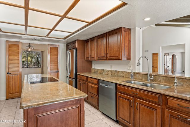 1781 E Rio De La Loma, Tucson, AZ 85718