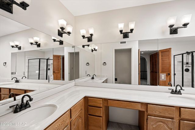 1781 E Rio De La Loma, Tucson, AZ 85718