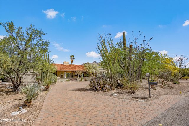 1781 E Rio De La Loma, Tucson, AZ 85718