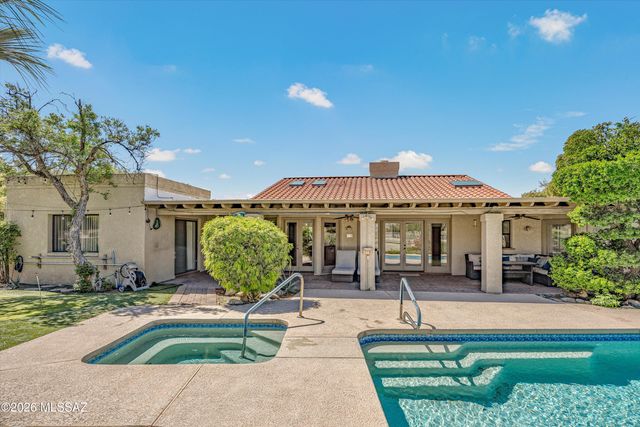 1781 E Rio De La Loma, Tucson, AZ 85718