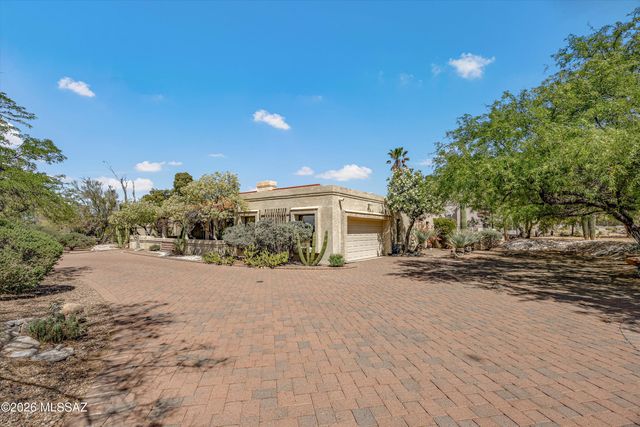 1781 E Rio De La Loma, Tucson, AZ 85718