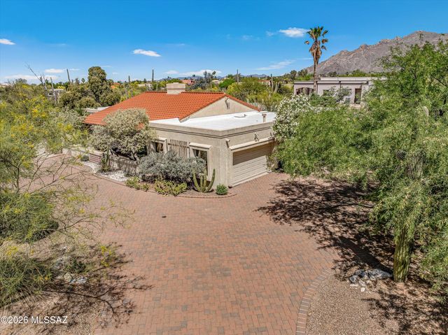 1781 E Rio De La Loma, Tucson, AZ 85718