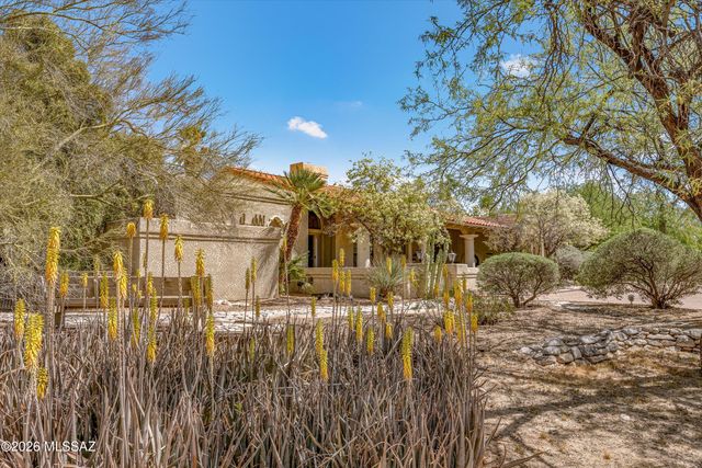 1781 E Rio De La Loma, Tucson, AZ 85718