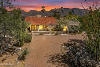 1781 E Rio De La Loma, Tucson, AZ 85718