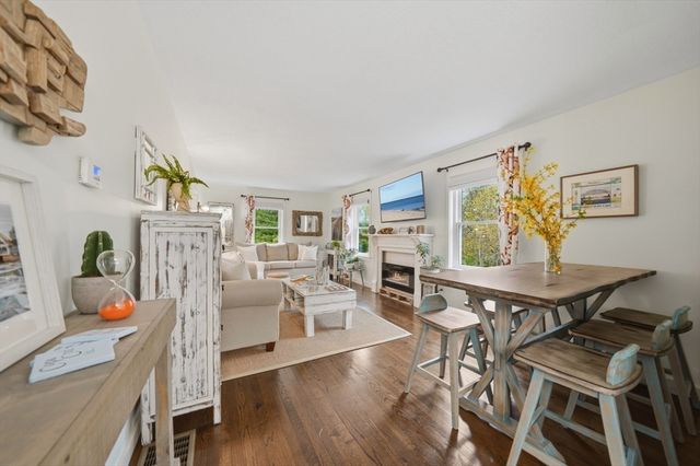 55 Ridgeview Dr., Falmouth, MA 02540