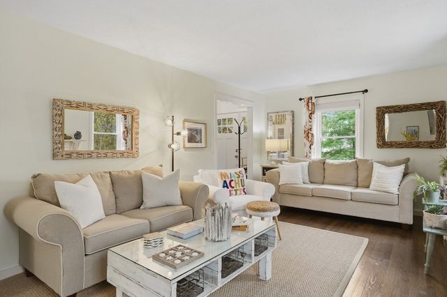 55 Ridgeview Dr., Falmouth, MA 02540