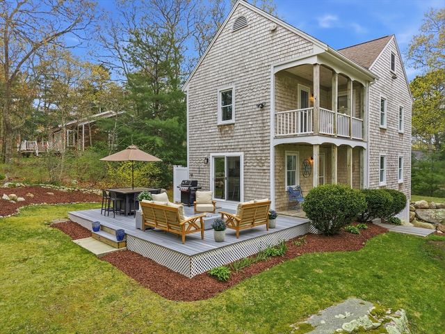 55 Ridgeview Dr., Falmouth, MA 02540