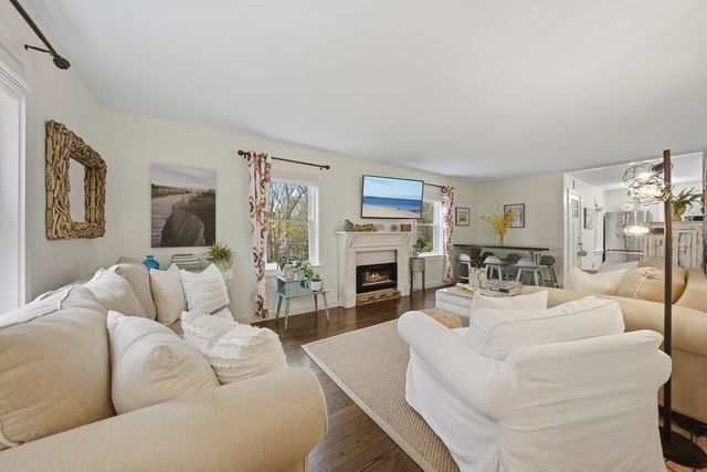 55 Ridgeview Dr., Falmouth, MA 02540