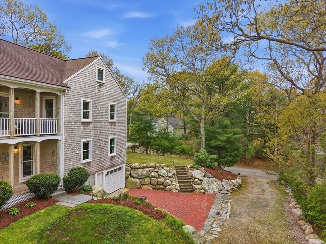 55 Ridgeview Dr., Falmouth, MA 02540