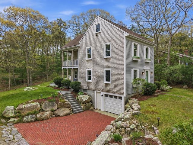 55 Ridgeview Dr., Falmouth, MA 02540
