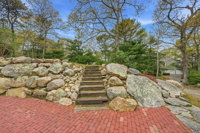 55 Ridgeview Dr., Falmouth, MA 02540