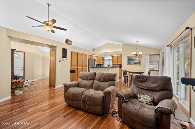 8417 N Stonehaven DR, Hayden, ID 83835