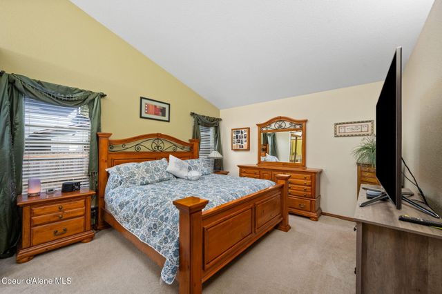 8417 N Stonehaven DR, Hayden, ID 83835