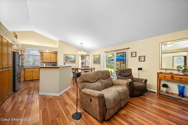 8417 N Stonehaven DR, Hayden, ID 83835