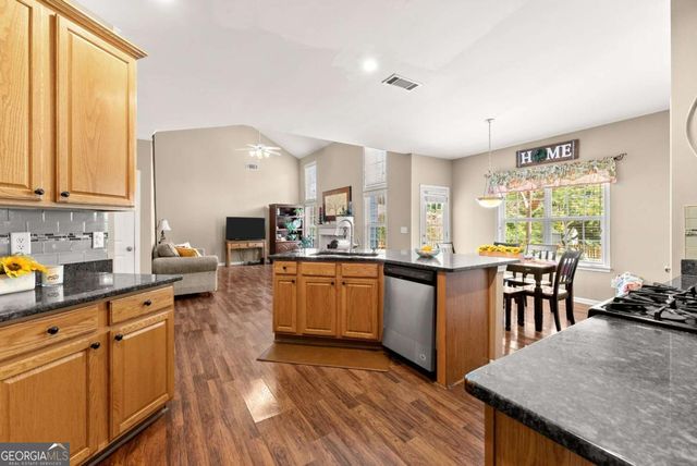 1034 Arbor Lake Walk, Hoschton, GA 30548