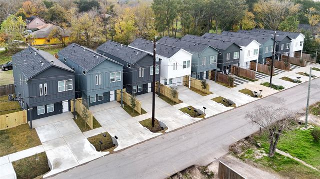 1203 Dewalt Street, Houston, TX 77088